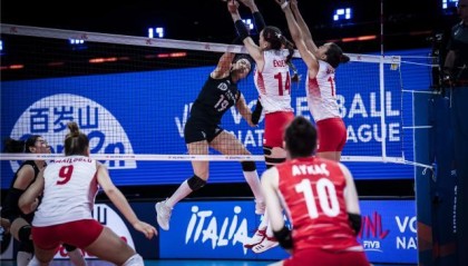 一传+进攻效率+副攻拦网问题 女排以赛代练不理想